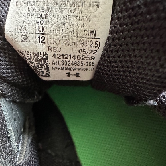 Boys Under Armour sneakers - Picture 5 of 5